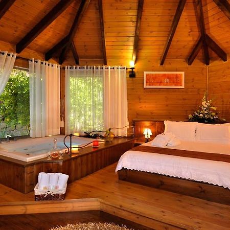 Talia Cabin Guest & Spa ロシュ・ピナ エクステリア 写真